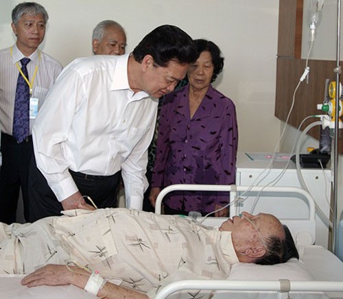 Thủ tướng Nguyễn Tấn Dũng làm việc với lãnh đạo tỉnh Gia Lai - ảnh 2